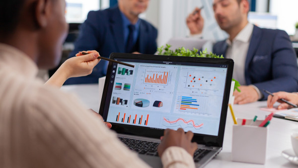 Power BI Haladó Képzés – Adatkapcsolatok, Modellezés és Vizualizáció